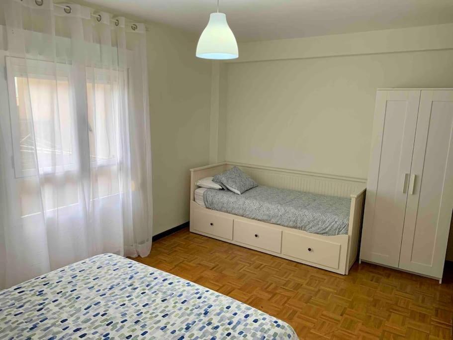 Apartamento Gijon Arena, Con Aparcamiento Luaran gambar