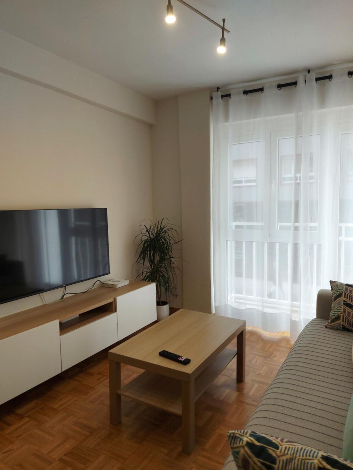 Apartamento Gijon Arena, Con Aparcamiento Luaran gambar